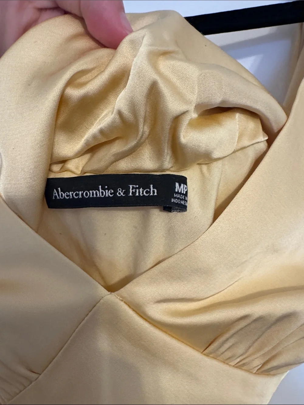 Abercrombie Sleeveless Yellow V-Neck Maxi Dress